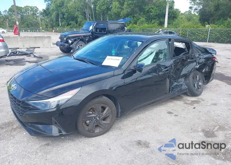 2021 Hyundai Elantra Sel z USA, uszkodzony, nr VIN KMHLM4AG4MU091756